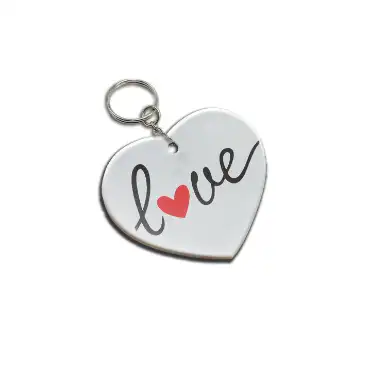Metal Heart-shaped keychain for loved ones