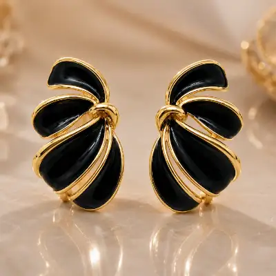 Exquisite Black & Gold Twisted Fashion Earrings for women